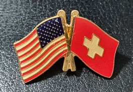 I270B - Pin Flagge Fahne USA Schweiz