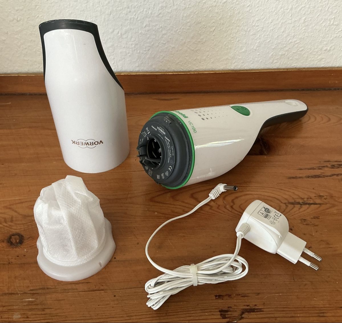 Vorwerk Aspirapolveri & Accessori: Vorwerk Kobold VC100 – Usato da Hölstein venduto da Uhriella 1