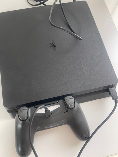 Sony Console: Sony Playstation 4 mit 1 Controller – Usato da Aesch ZH venduto da niro007 3