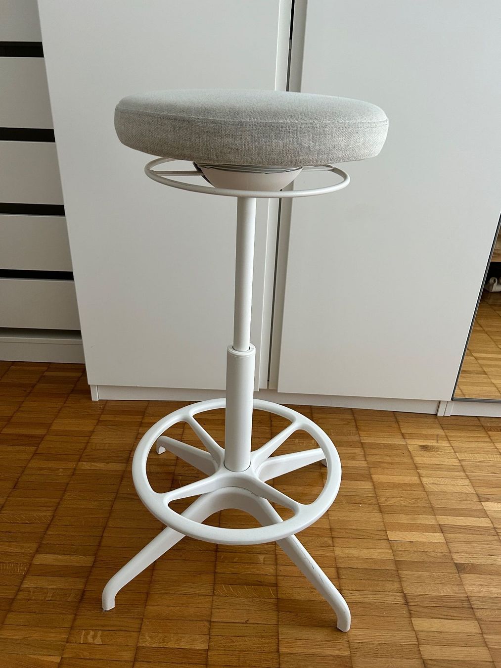 Ikea Tabourets: Hocker beige - Lidkullen Ikea – D'occasion à Bern par ipds 1