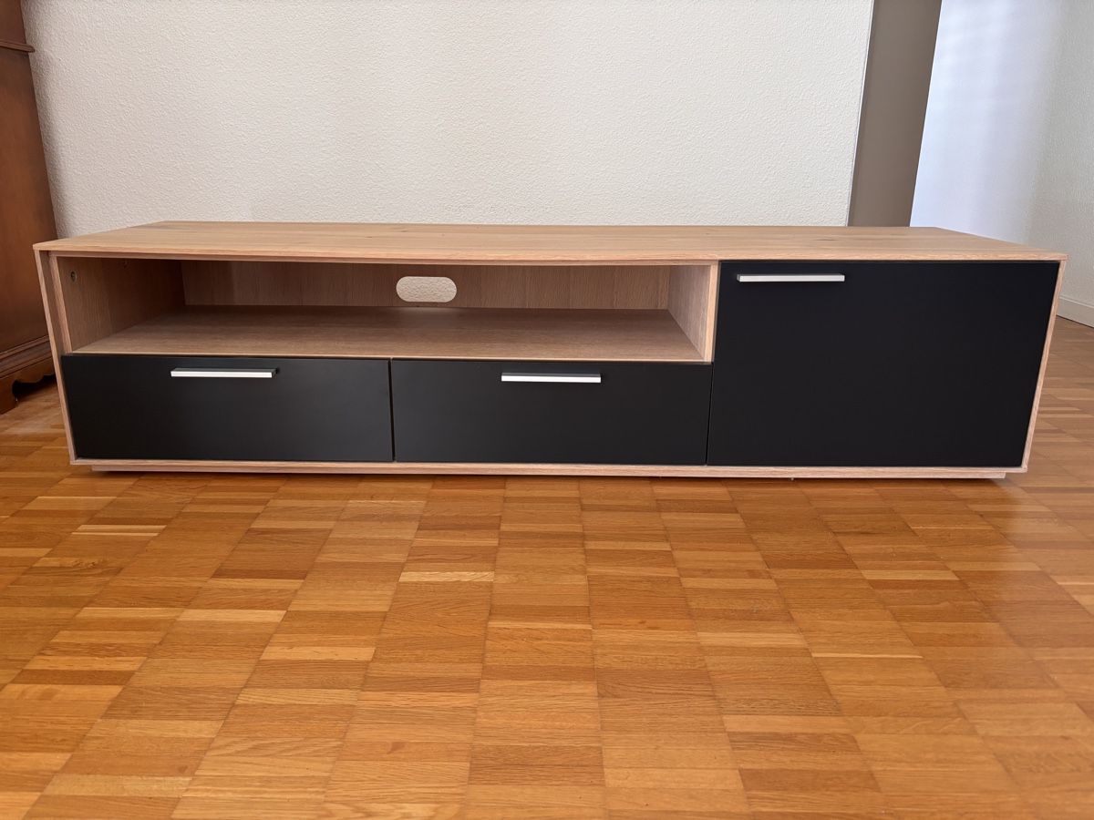 TV Möbel: TV Möbel - Lowboard - Fernsehmöbel - neuwertig – Gebraucht aus Luzern von Housejunky