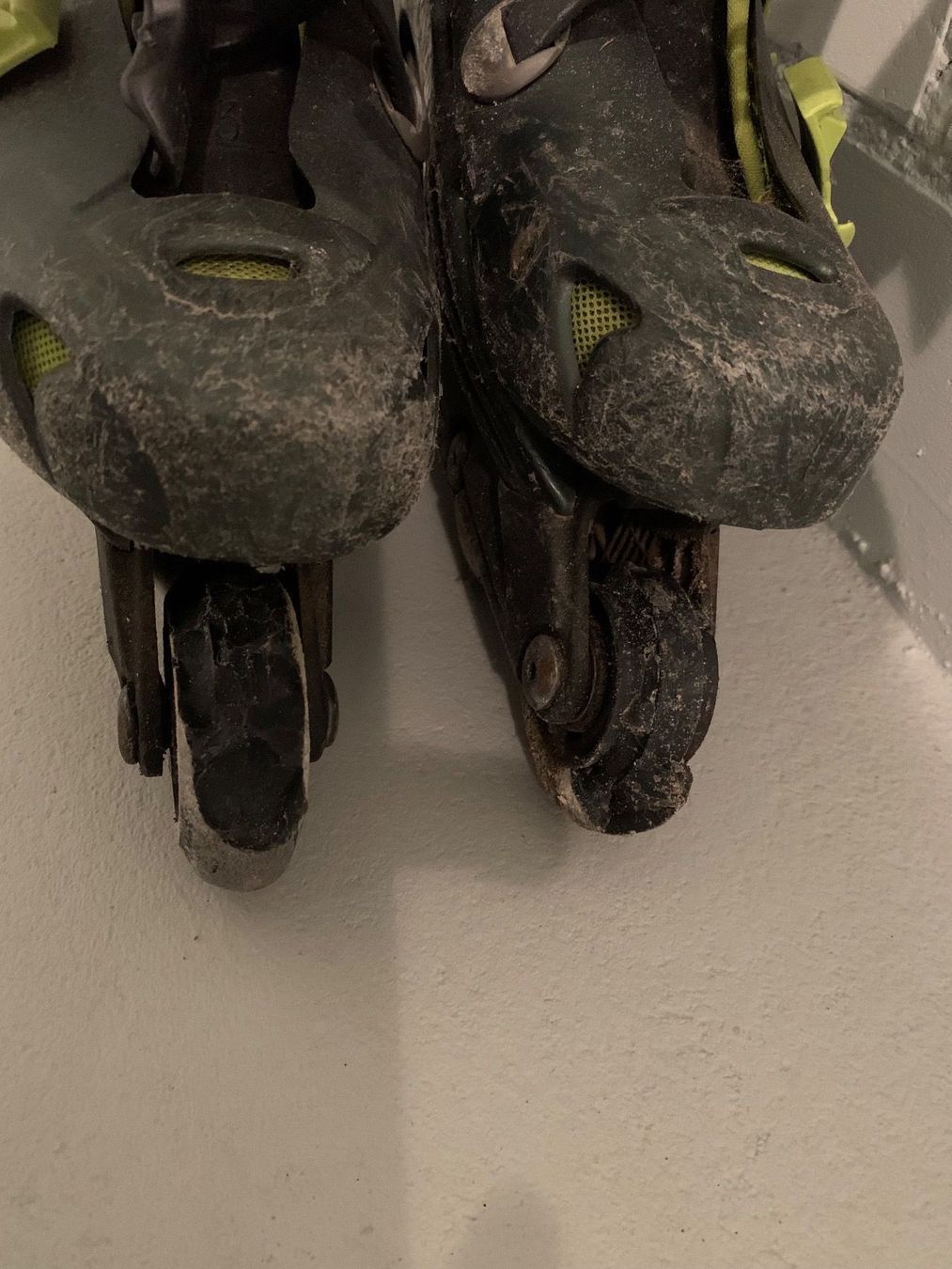 Pattini in linea & Pattini a rotelle: Inlineskates Grösse 40 (defekt) – Difettoso da Eschlikon TG venduto da 1.- 4
