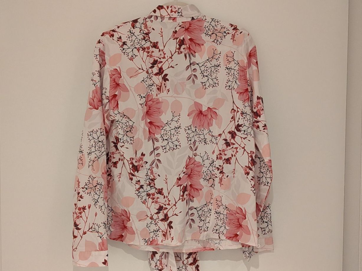Camicette: Damen Bluse mit schönem Blumenmuster, Gr. L – Usato da Birmensdorf ZH venduto da Nebuliane 1