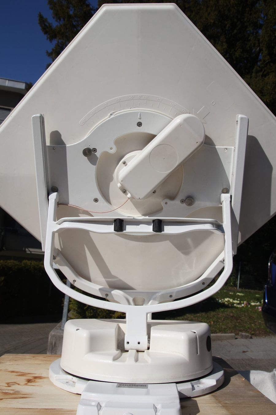 Satellitenschüssel: Sat-Anlage der Marke Oyster, Typ Cytrac DX – Gebraucht aus Buochs von Robea_12 1