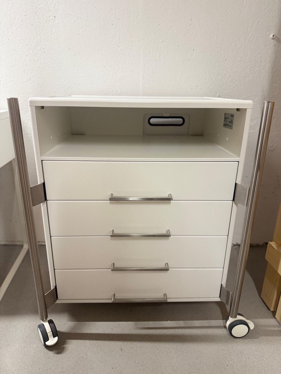 Banconi: Praktischer Rollcontainer/Kommode in Weiss mit 3 Schubladen – Usato da Ebikon venduto da lop_jbb6