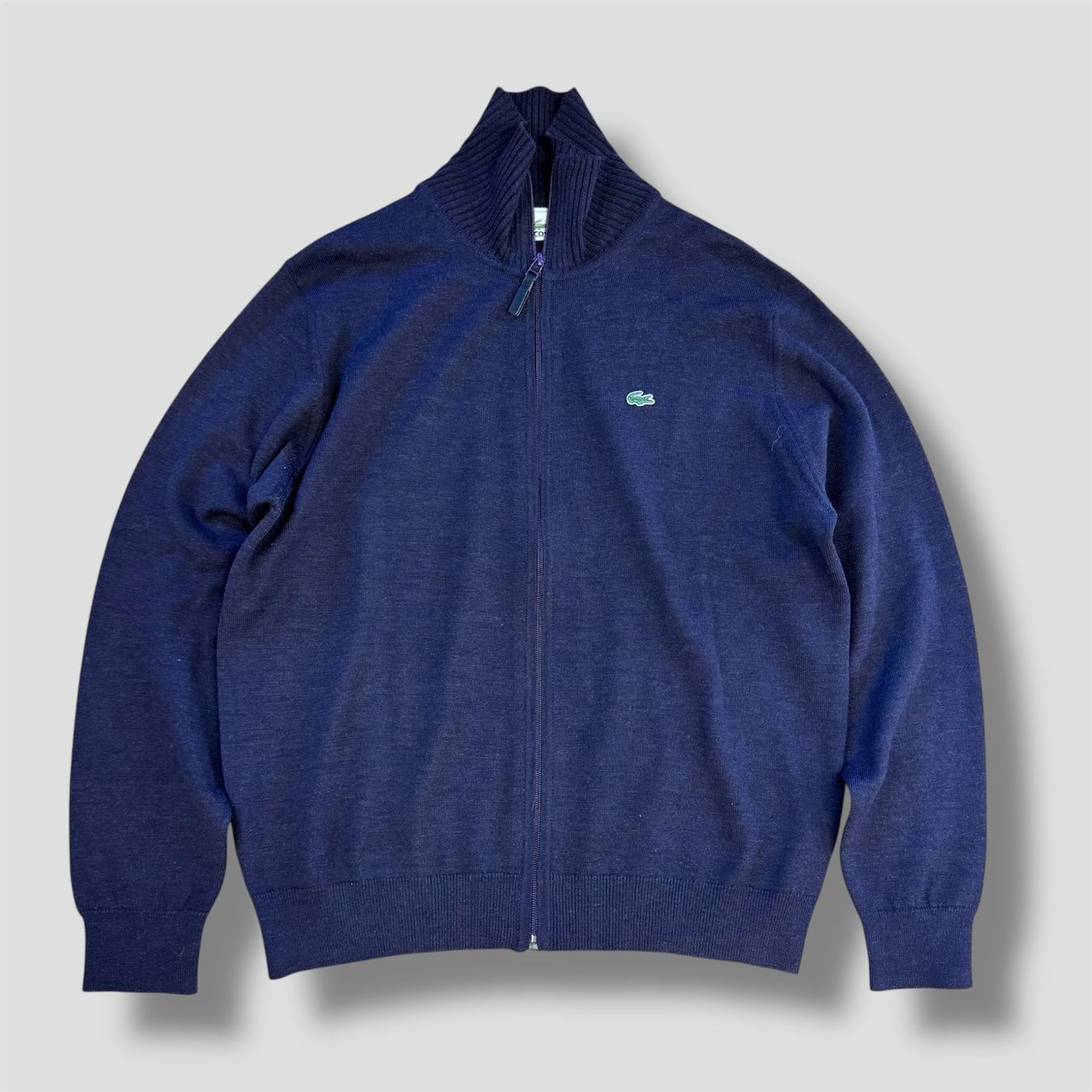 Lacoste Jacken: Lacoste vintage purple Woolmark zip-up 90s retro strickpull – Gebraucht aus St. Gallen von sourced_limited