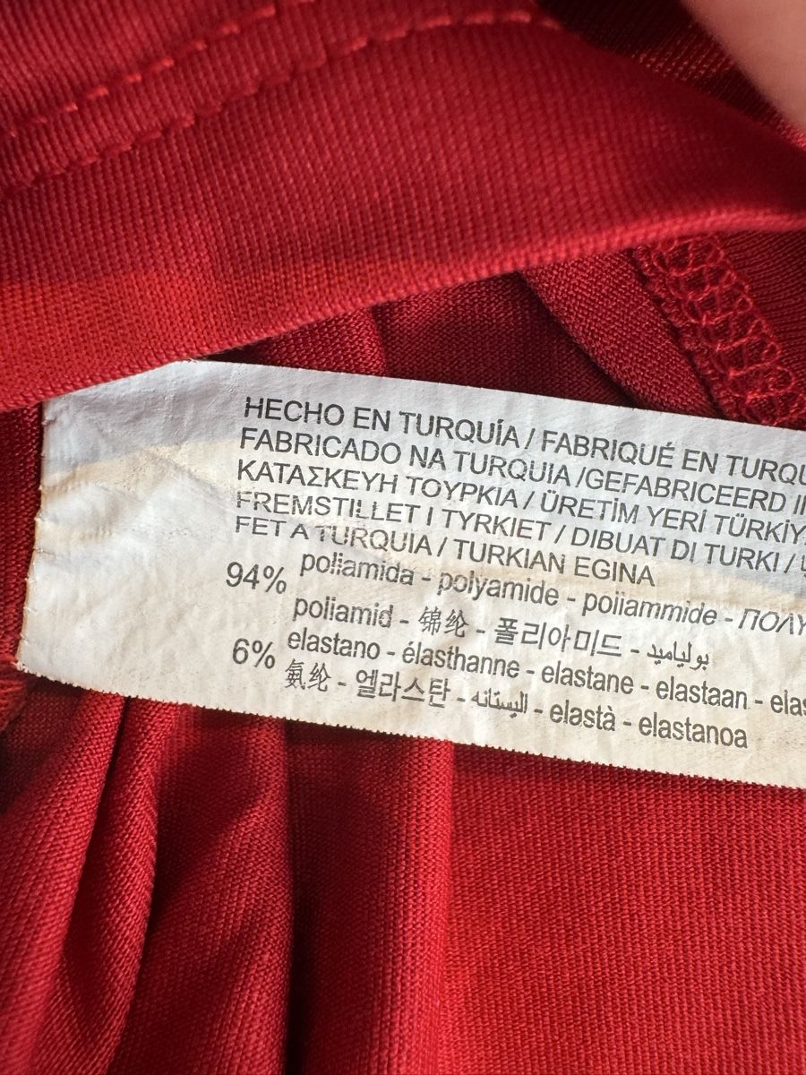 Stradivarius T-shirt: Tshirt Stradivarius rouge élastique - Taille L – Usato da Genève venduto da sar_852v 3