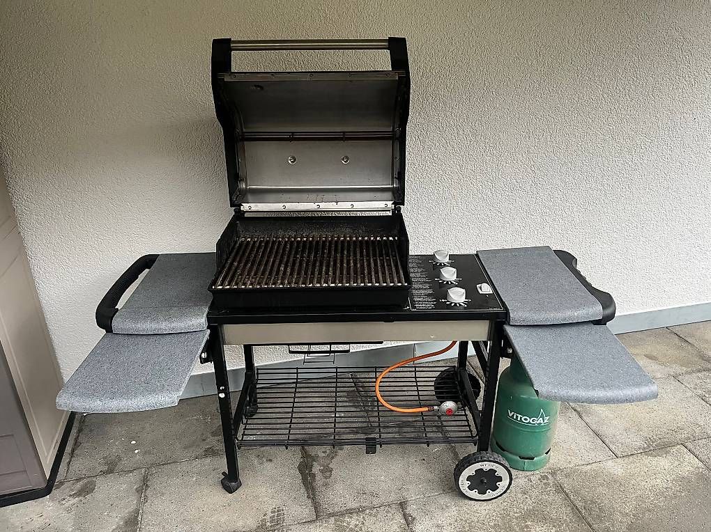 Griglie: Weber Genesis Gold C. Top Zustand! – Usato da Egerkingen venduto da val_c59s 1