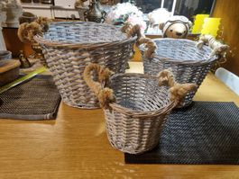 Set aus 3 neuen geflochtenen Pflanzkörben im Vintage-Stil