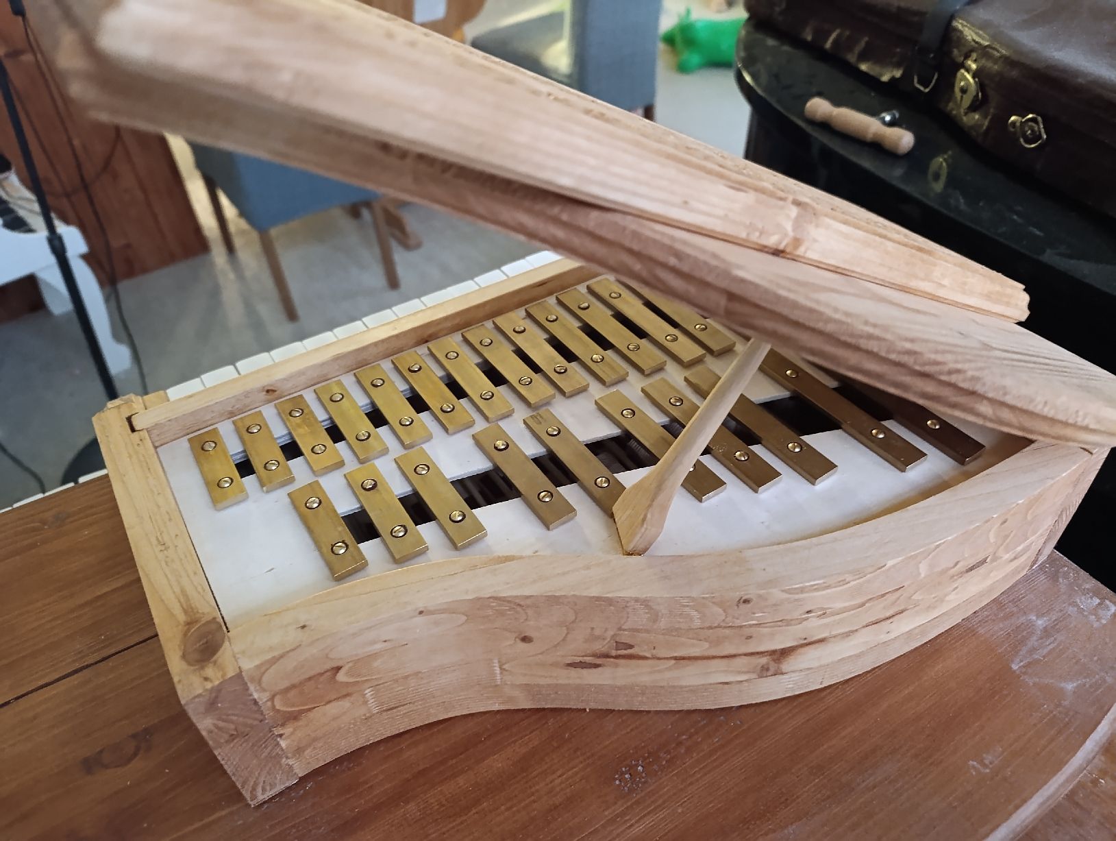 Strumenti musicali: Tastenglockenspiel aus Holz 2 Oktaven Messing – Usato da Herisau venduto da kjs_lcs6 5