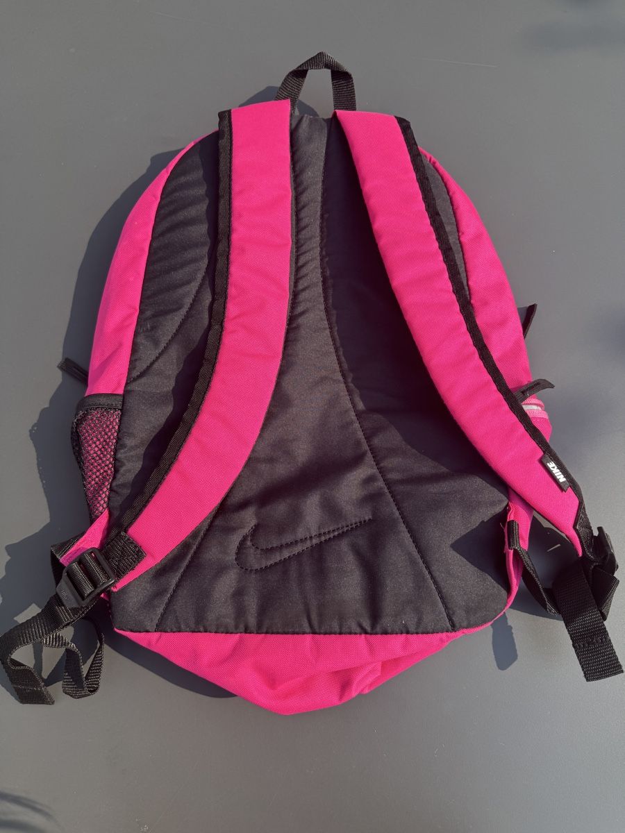 Nike Zaini: Nike Rucksack pink/schwarz – Usato da Liestal venduto da lea_j9xn 1
