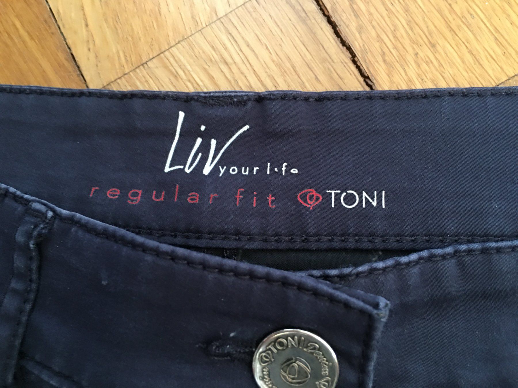 Toni Pantaloni: Neuwertige dunkelblaue Hose Gr.42 – Nuovo (secondo la descrizione) da Eich venduto da Jokove63 1