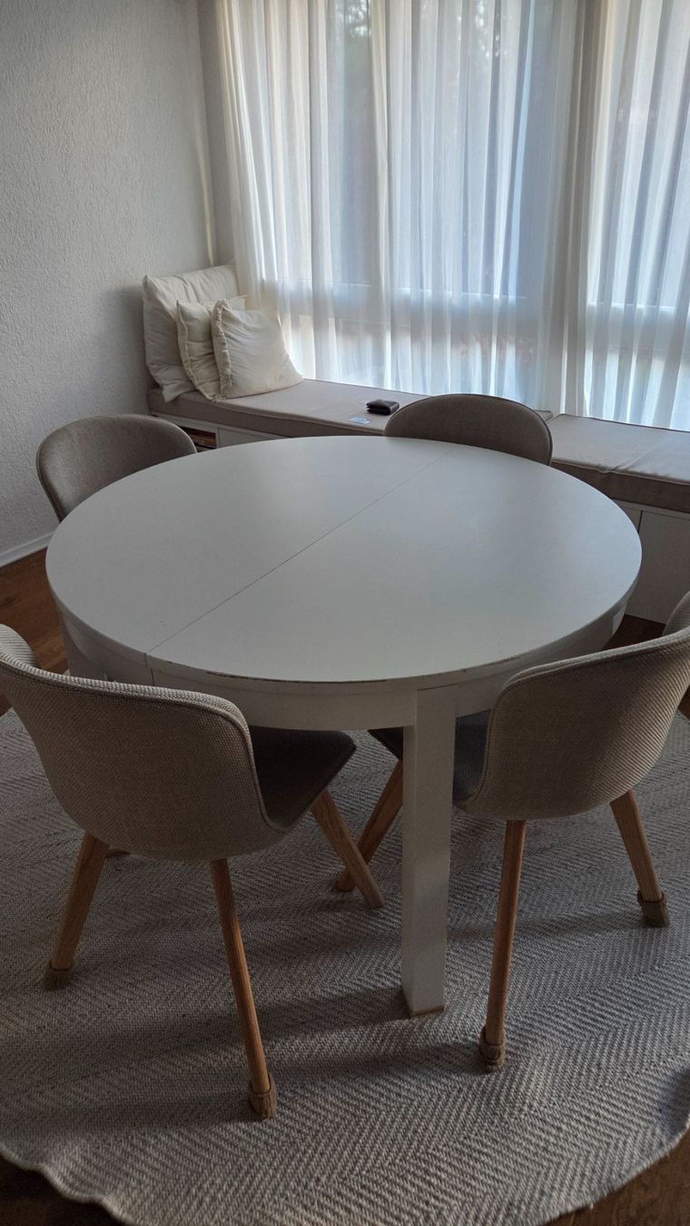 Ikea Tables: Table blanche extensible ronde Ikea Bjursta – D'occasion à Ipsach par MalakoMo 1