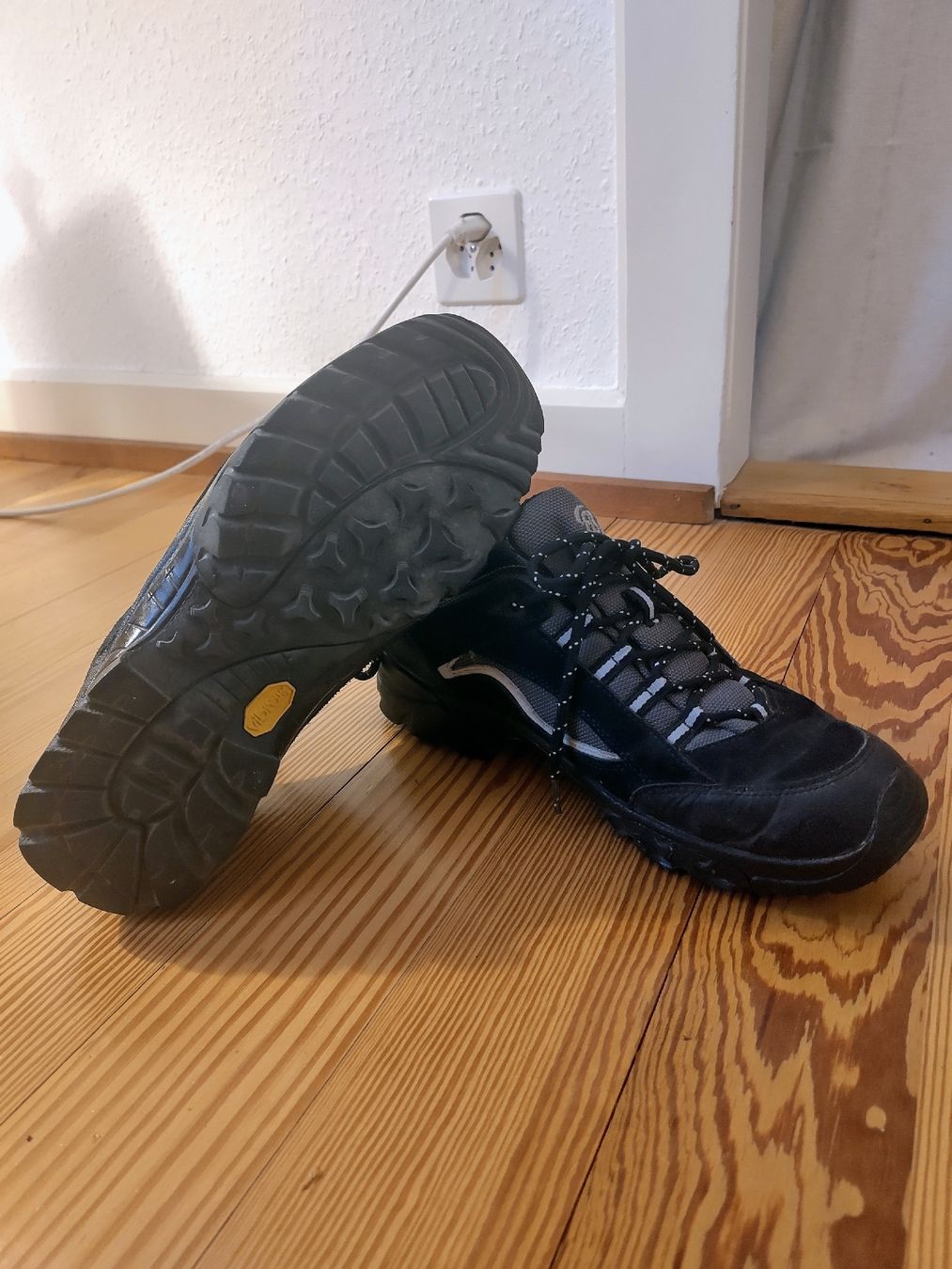 Chaussures hommes: Wanderschuhe, Gr 40 – D'occasion à Basel par sa.me.2012 2