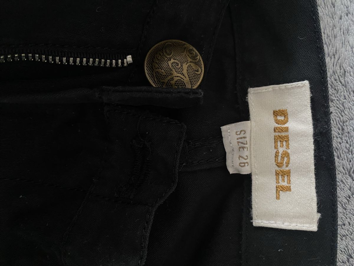 Diesel Pantaloni: Diesel 7/8 Hose schwarz Gr 26 – Usato da Schönenberg ZH venduto da Pfupfli1 3