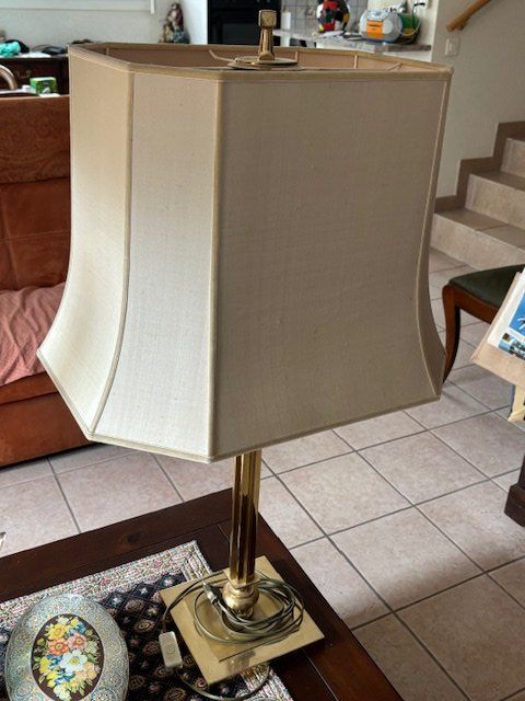 Lampade: UNE PAIRE DE LAMPES DE TABLE JJS – Usato da Grand-Lancy venduto da Kimplay 4