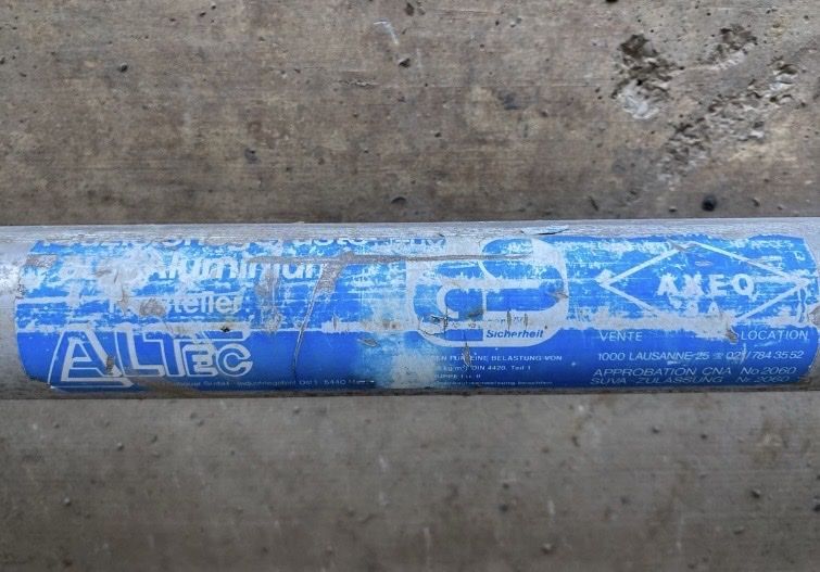 Gerüste: Gerüstrahmen Altex 2 stk. – Gebraucht aus Obernau von vwb_q66l 1