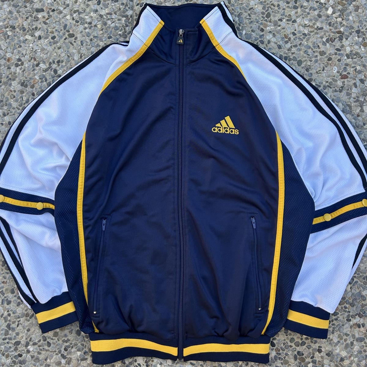 Adidas Giacche: Vintage Adidas Track Jacket – Usato da brent venduto da fukusapes 1