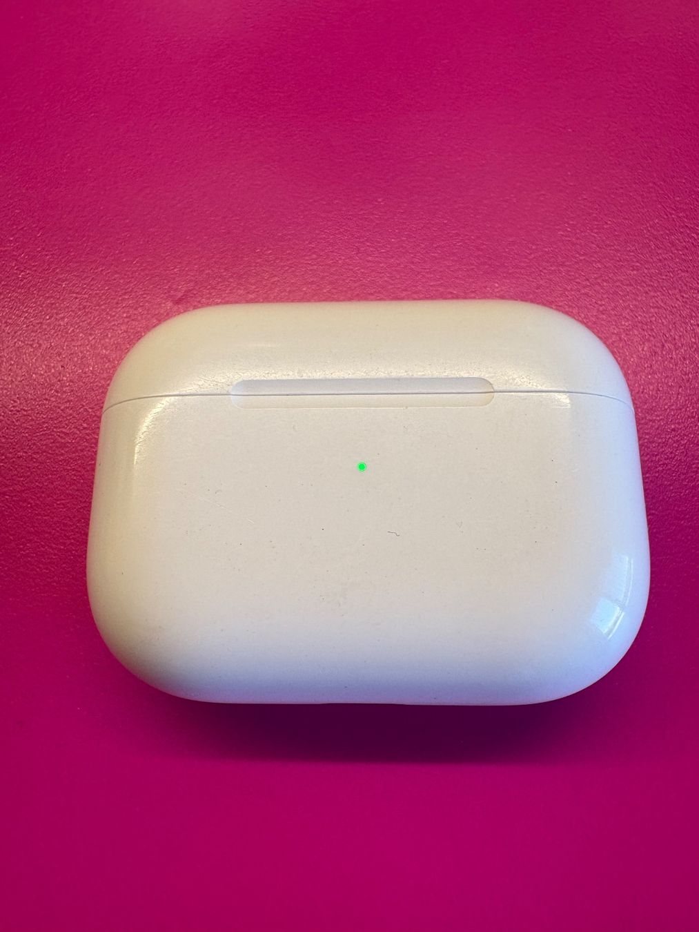 Apple Caricabatterie: Apple AirPods Pro2 charging case (A2968). – Usato da Lausanne venduto da sil_2dxk 1