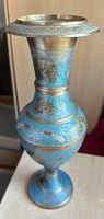 Antike Vase aus Messing mit türkisfarbenem Dekor. Top!