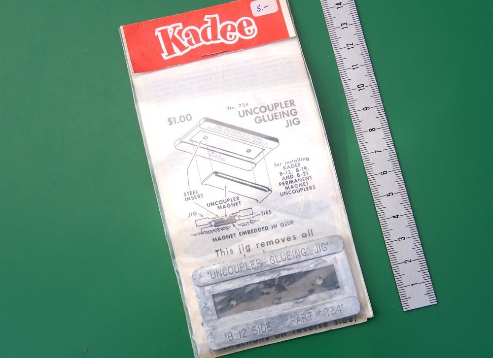 Kadee 734 H0 Uncoupler Glueing Jig Kaufen auf Ricardo