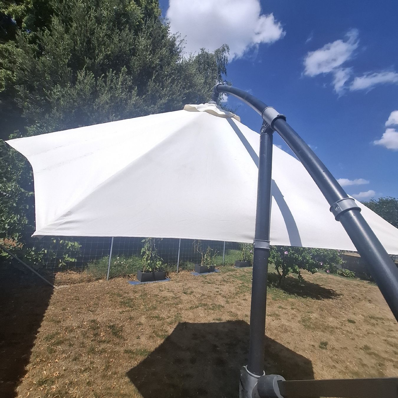 Sonnenschirme: Sonnenschirm Hängeschirm Aluminium Beige – Gebraucht aus Kyburg-Buchegg von Maria.G 6