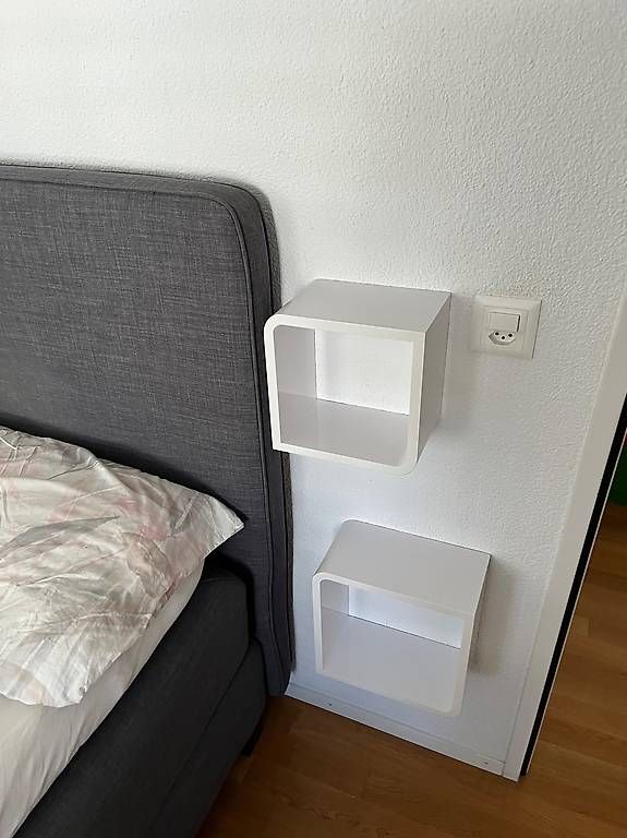 Regale: 2 Wandregale weiss, modern – Gebraucht aus Luzern von sim_78z5