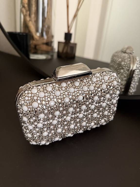 Borse da donna: Jimmy Choo Sandalen und Handtasche – Usato da Schindellegi venduto da wae_fhj7