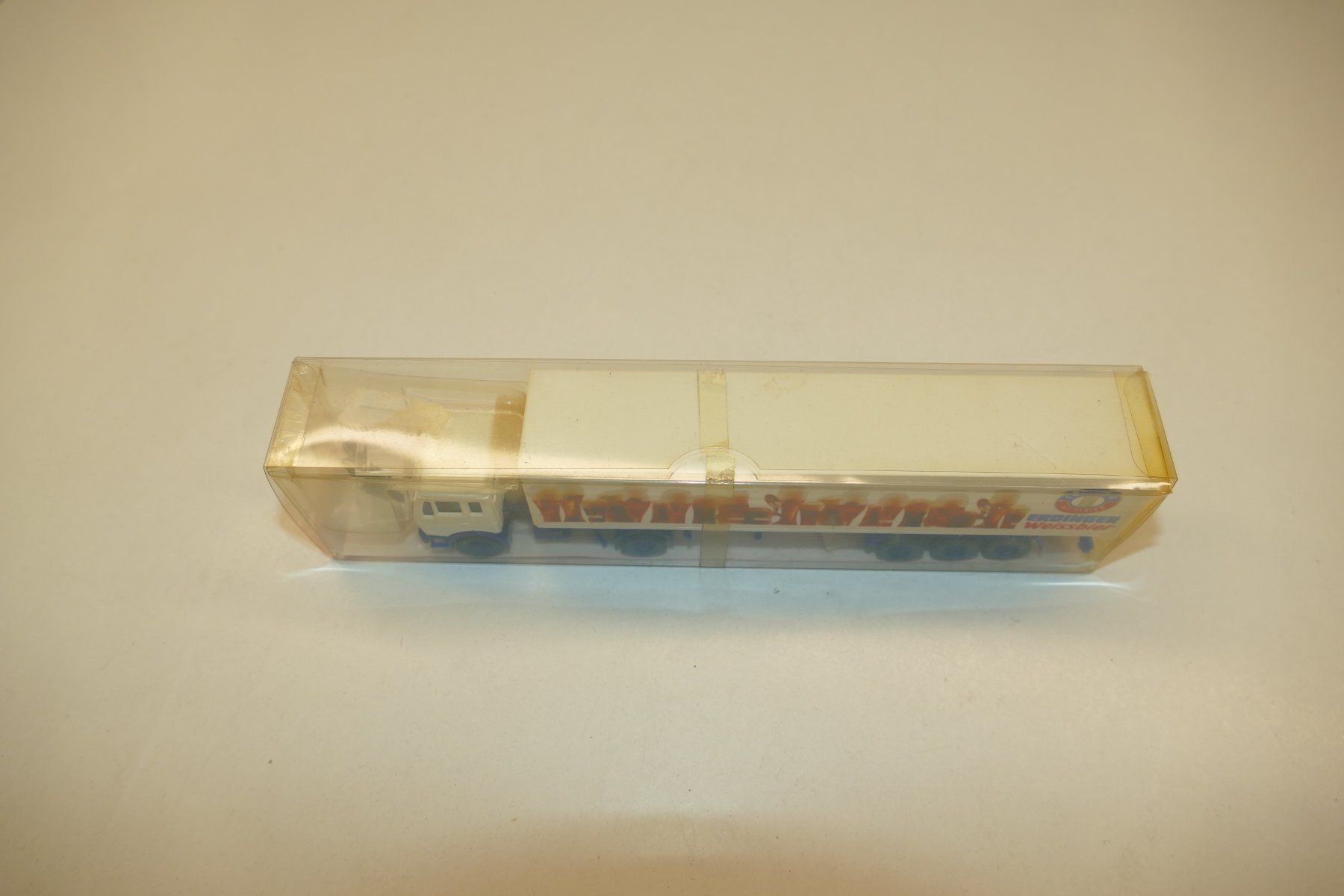 Roskopf Modellini d'auto: Roskopf 1:87: MB Sattelzug Erdinger Bier – Nuovo (secondo la descrizione) da Niederhasli venduto da rail-duerst 2