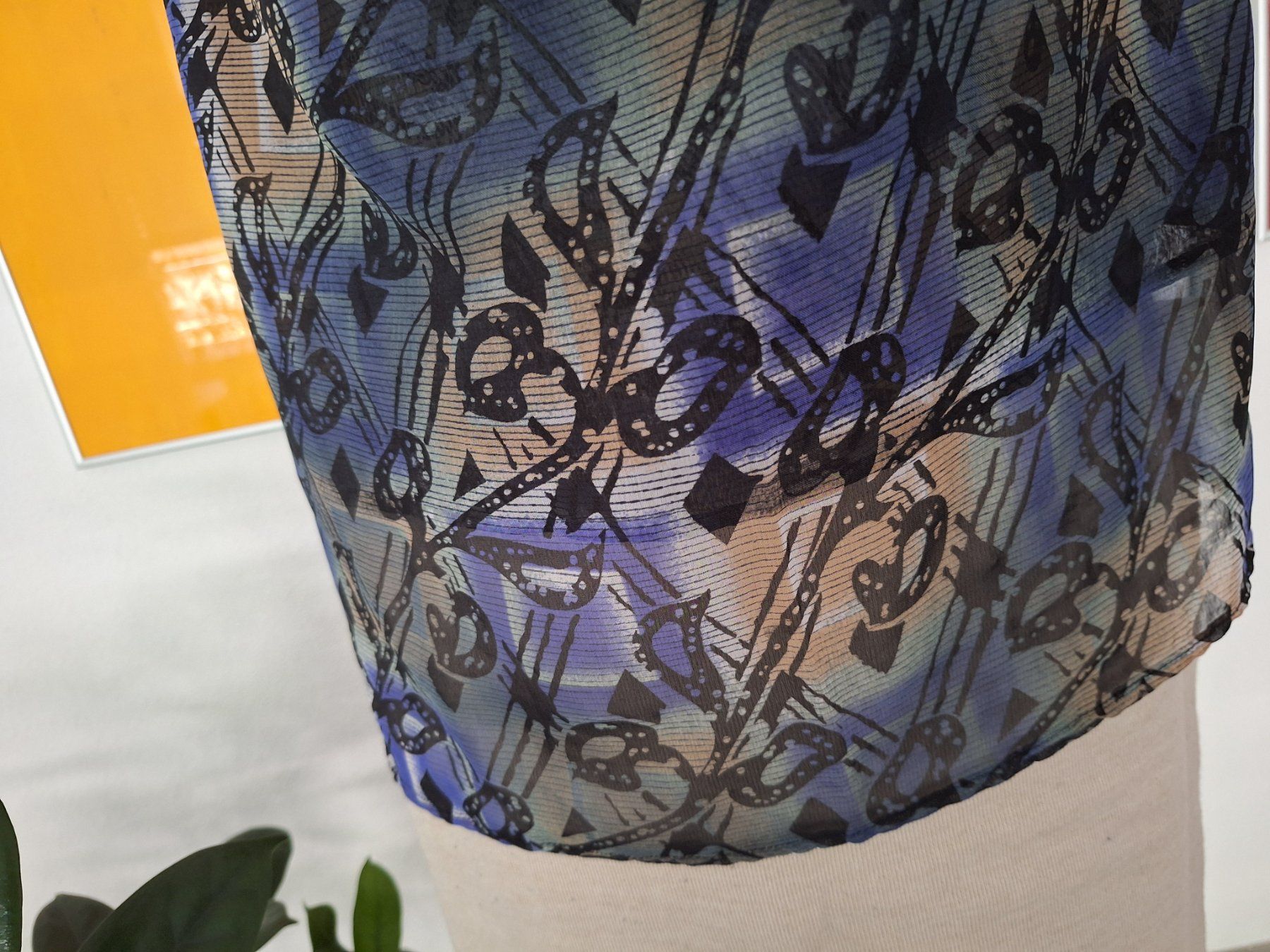 Foulard & Sciarpe: Schultertuch / Stola / Rock – Usato da Mühlethal venduto da prackendorf 4