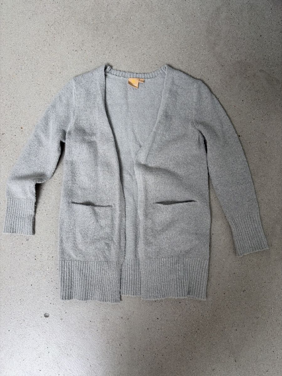 Lotti & Set di vestiti: 2 Oberteile Gr. 134/140 – Usato da Baden venduto da lupa5400 2