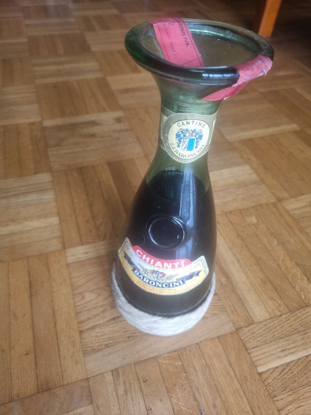 Vino: Bouteille Chianti Baroncini 1979 – Nuovo e nell'imballaggio originale da Les Cullayes venduto da yan_nvn9 3