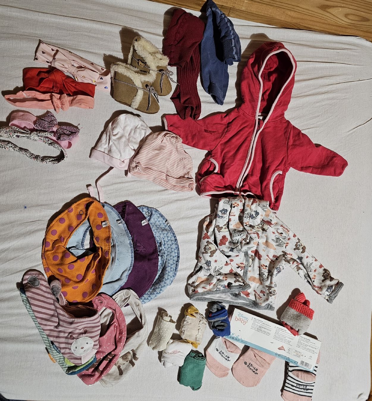 Lotti & Set di vestiti: Kleiderpaket Mädchen 62-68. 77 Teile – Usato da Kesswil venduto da yanat 4