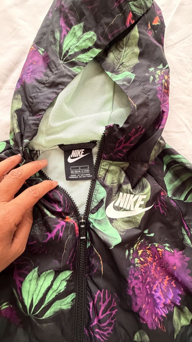 Nike Lotti & Set di vestiti: Nike gris taille M – Usato da Meyrin venduto da Pretty2000 6
