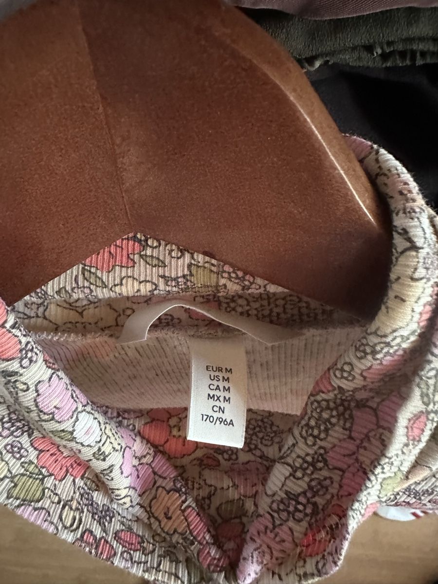H&M Top: Top H&M Gr. M (Body) – Usato da Münsingen venduto da Secondhand89 1