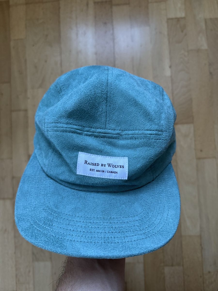 Chapeaux, bonnets & casquettes: Raised by wolves 5-panel Cap – D'occasion à Bern par and_9b9q