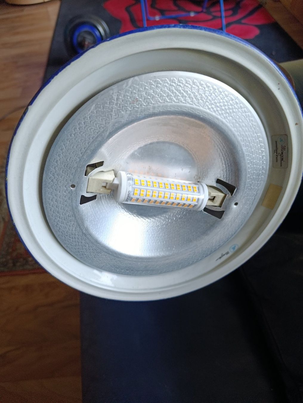Lampen: Stehlampe LED Metall mit blauer Keramik dimmbar – Gebraucht aus Davos Wolfgang von Petr09 1