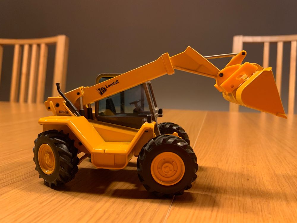 Maquette Manipulatrice Télescopique JCB 525-58 à L'Échelle 1/35 - Modèle JOAL 166