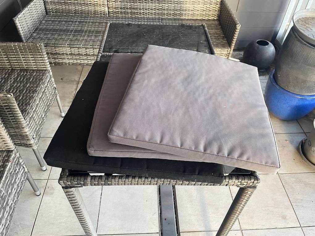 Set di tavolo e panche: Rattanmöbel – Usato da Niederhasli venduto da sev_d7hq 4