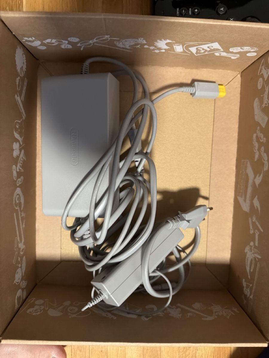 Nintendo Console: Nintendo Wii U Konsole Schwarz  – Usato da Schlieren venduto da daf_cw5k 2