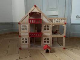 Puppenhaus mit Möbel und Puppen