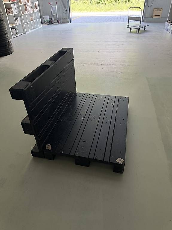 Pallets: Lot de 14 palettes noires  Sol / Agencement  – Usato da Fully venduto da tho_ld9n 1