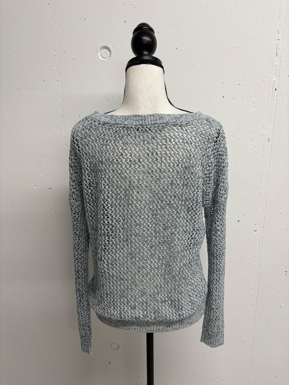 Lascana Maglioni & Felpe: Lascana leichter Strickpullover Gr. S blau Lochmuster – Nuovo (secondo la descrizione) da Regensdorf venduto da secondchancefashion 3