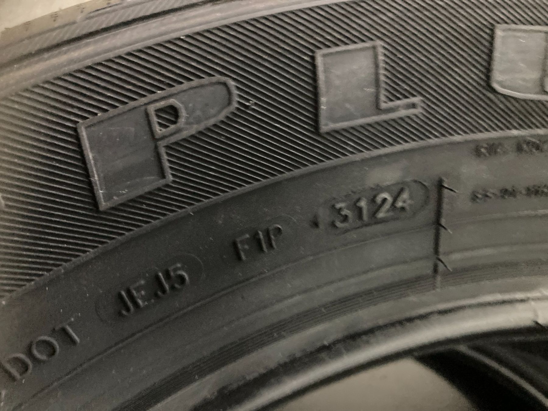Pneumatici & Ruote complete: 225/60R17 Winterpneu – Usato da Cham venduto da WB2223 3