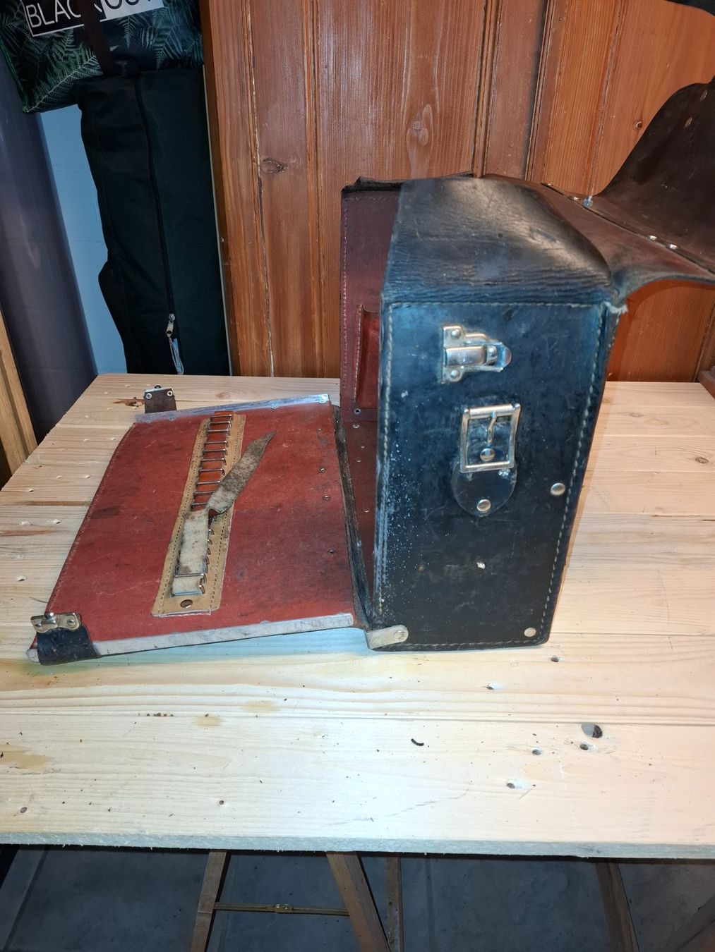 Reisekoffer: Vintage Leder Werkzeugtasche – Gebraucht aus Bilten von Garagenverkauf 4