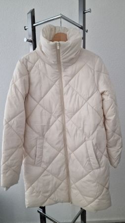 VILA Steppmantel Gr. 34 – off-white, leicht & warm, ungetrag