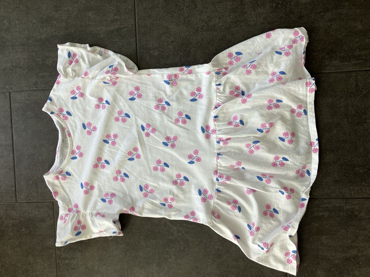 H&M Lotti & Set di vestiti: Sommerkleider Gr. 122/128 H&M – Usato da Reigoldswil venduto da Misa1705 1