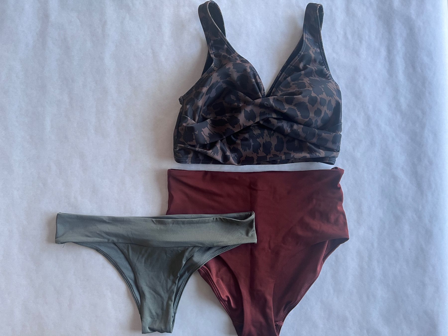 Badekleider & Bikinis: Bikini Set dreiteilig verschiedene Farben S – Gebraucht aus Horw von Pem1278 1