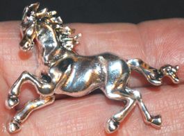 Brosche L-7472 – Pferd – Silbern – 4 x 3 cm