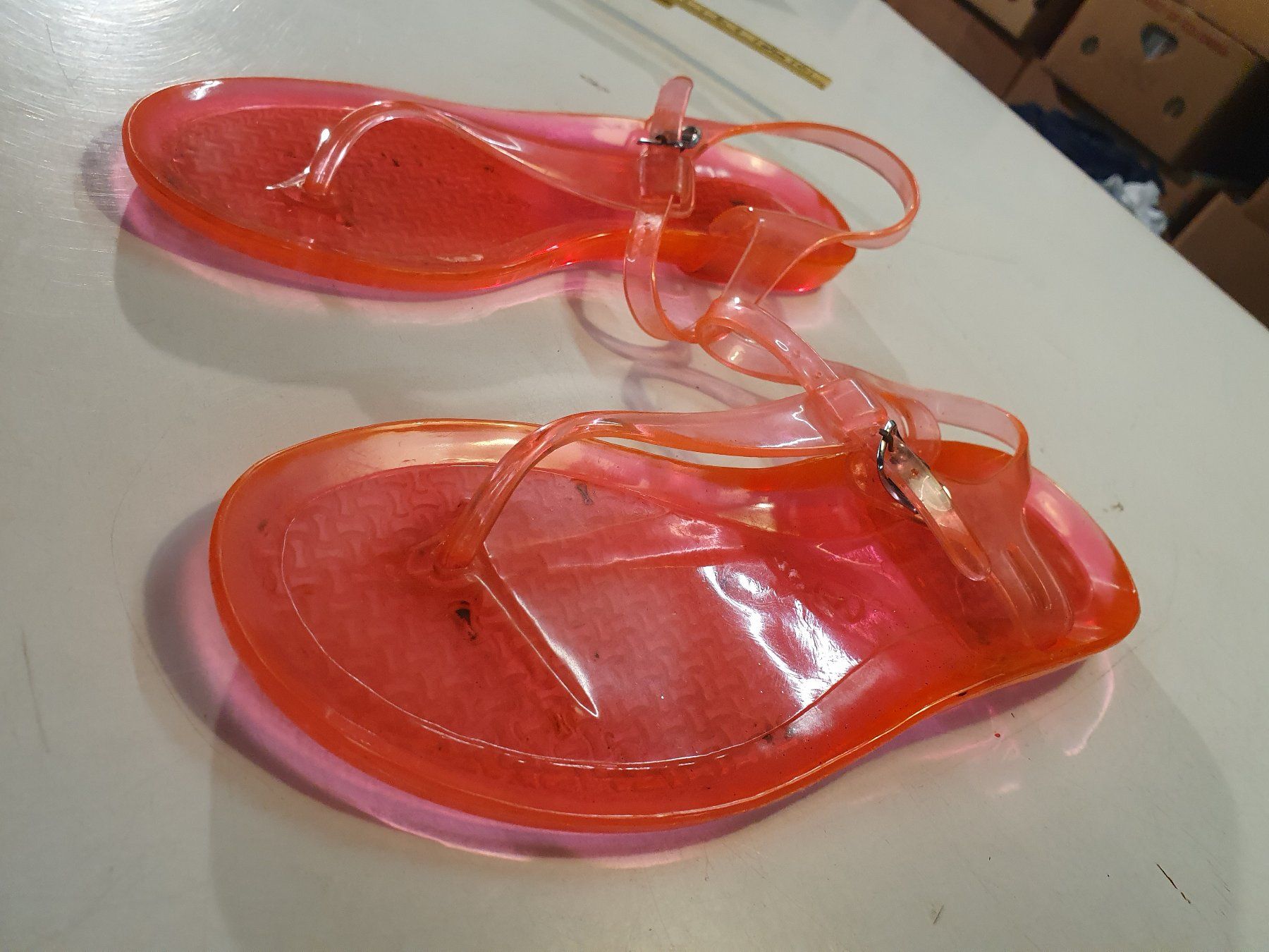 Scarpe per ragazze: Plastiksandalen rot grösse 7 – Usato da Zürich venduto da loosebone 1